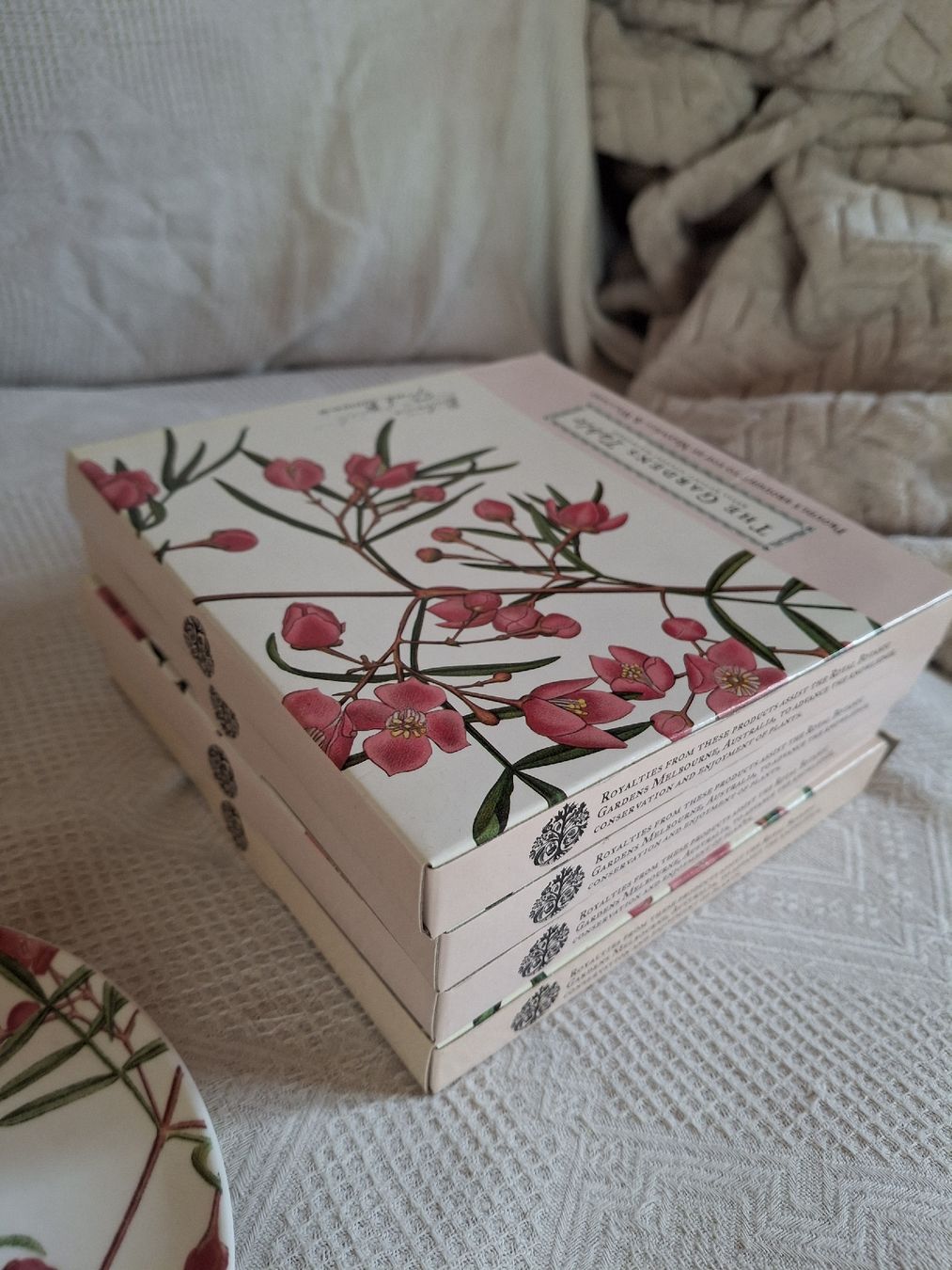 Maxwell & Williams Set di piatti: Dessertteller, 4er-Set mit Blumenmotiv – Nuovo (secondo la descrizione) da Zürich venduto da wildflower26 4