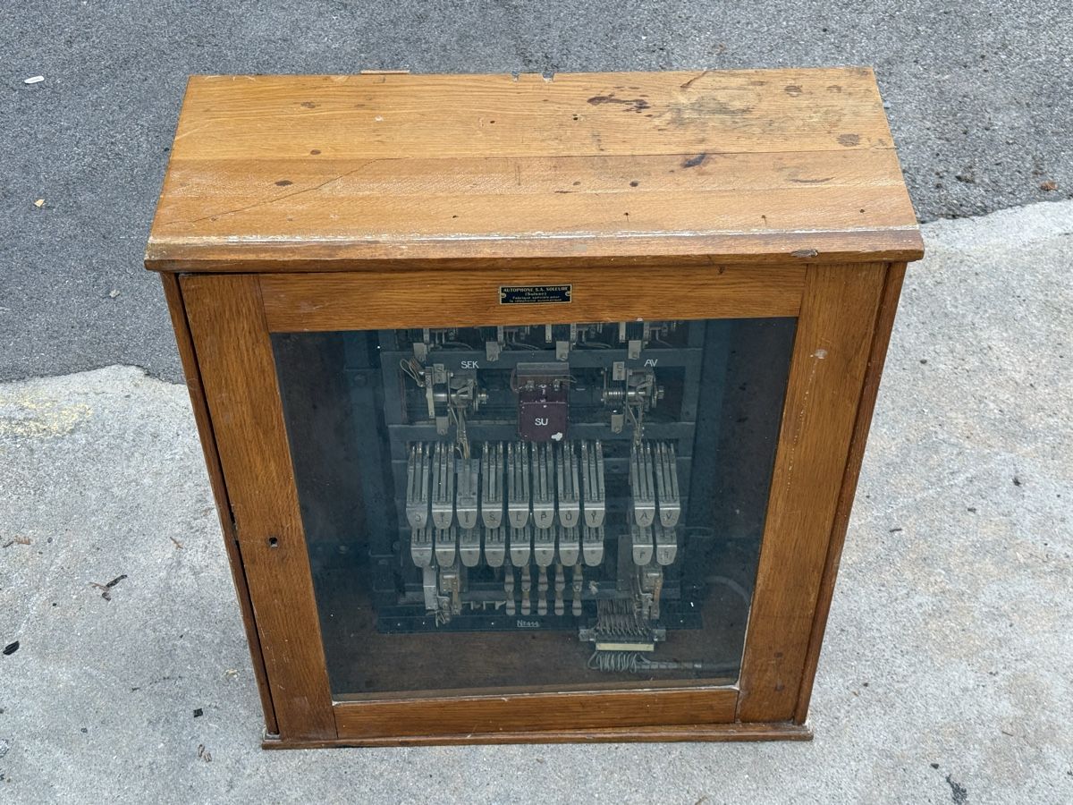 Telefone: Centrale téléphonique AUTOPHON Soleure vers 1940 – Gebraucht aus Sierre von OCNL 1