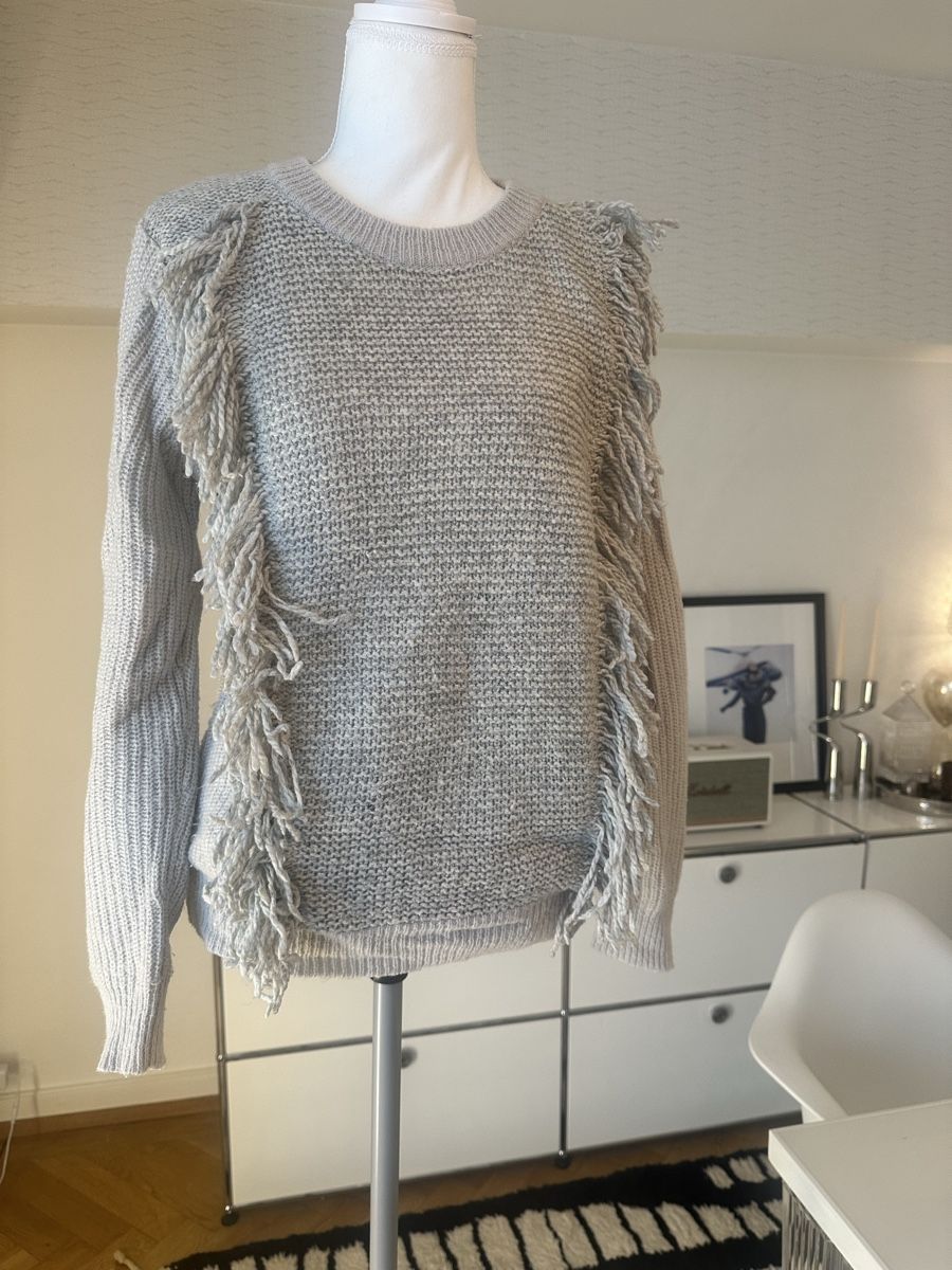 Banana Republic Maglioni & Felpe: Wollpullover grau von Banana Republik mit Fransen – Usato da Zürich venduto da Mona-L 2