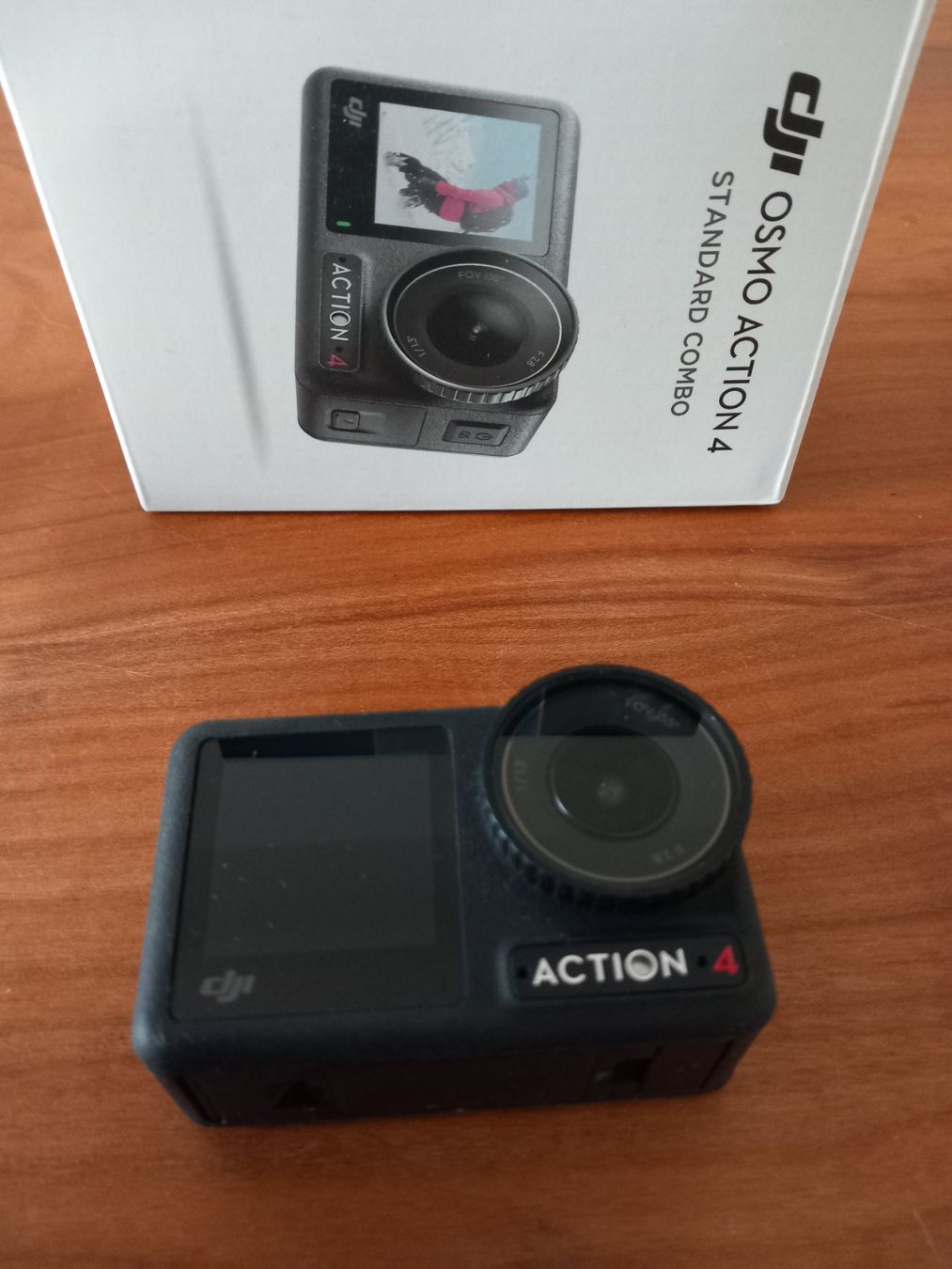 DJI Action Cam: Osmo Action 4 (Actionkamera), neuwertig (Basic Combo) – Nuovo (secondo la descrizione) da Winterthur venduto da Niesen84 1