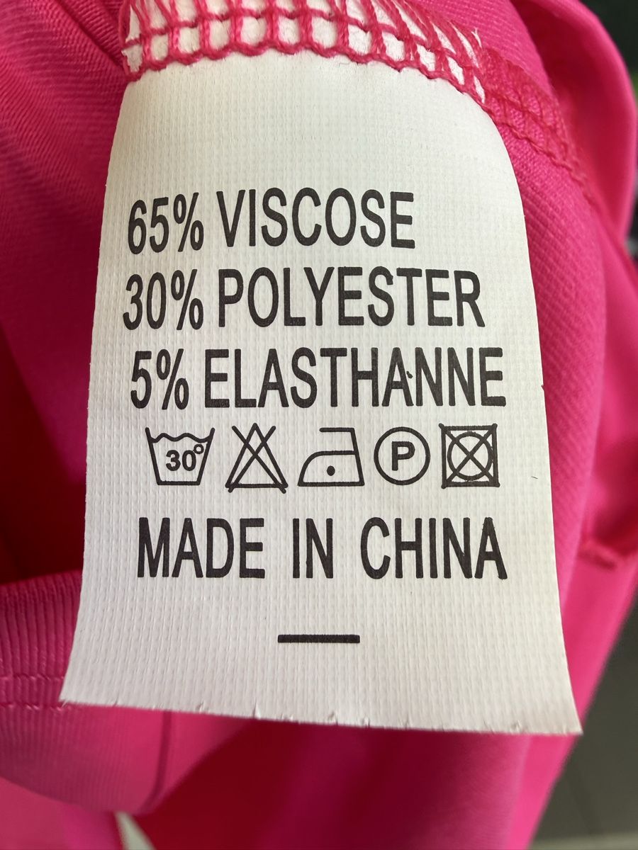 Camicette: Chemisier fuchsia – Nuovo (secondo la descrizione) da La Tour-de-Peilz venduto da nic_wqf2 2