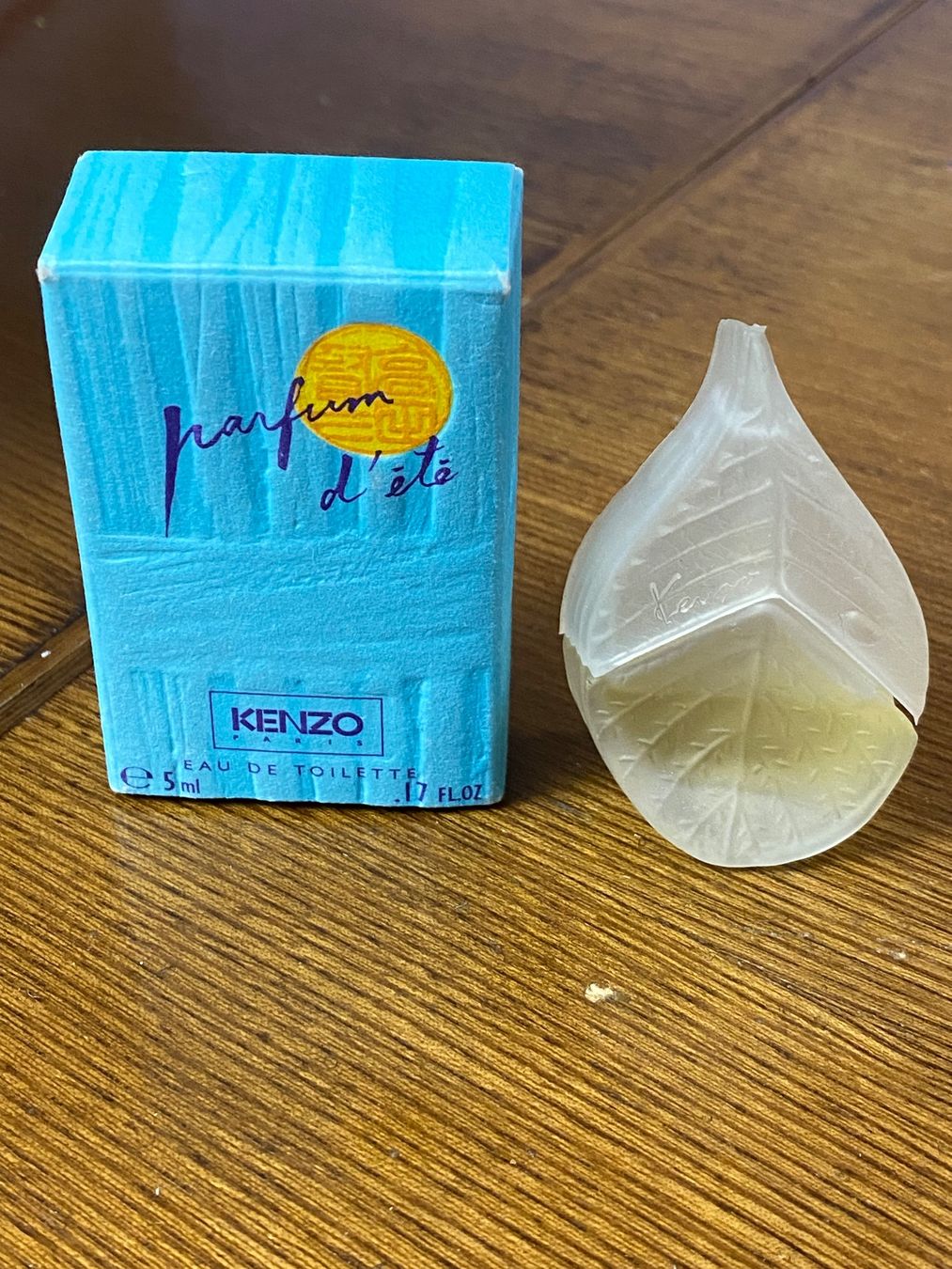 Profumi & Eau de Toilette: Mix Miniaturen Parfüm – Usato da Küssnacht venduto da Flowerlady 8