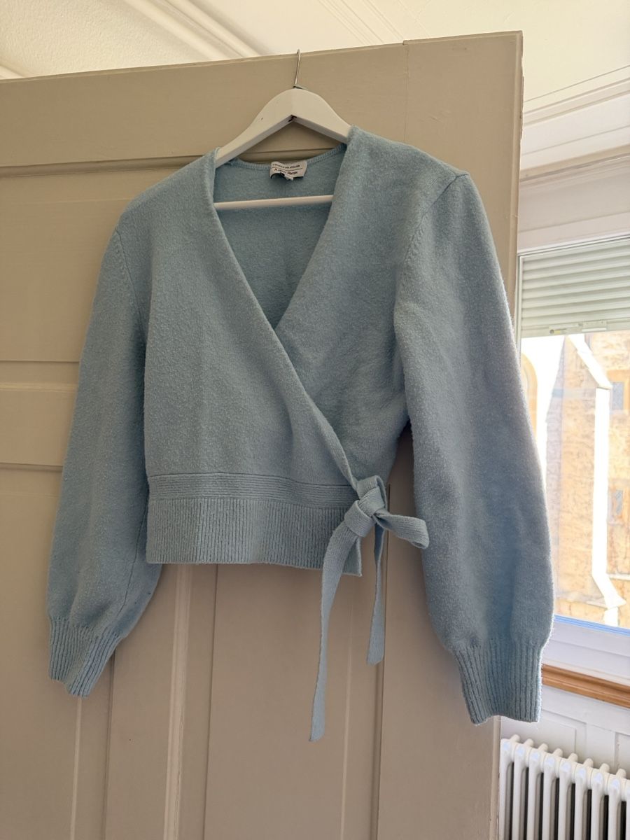 Other Stories Pullover & Sweatshirts: Wickelpullover & Other Stories hellblau – Gebraucht aus St. Gallen von giu_5xcq