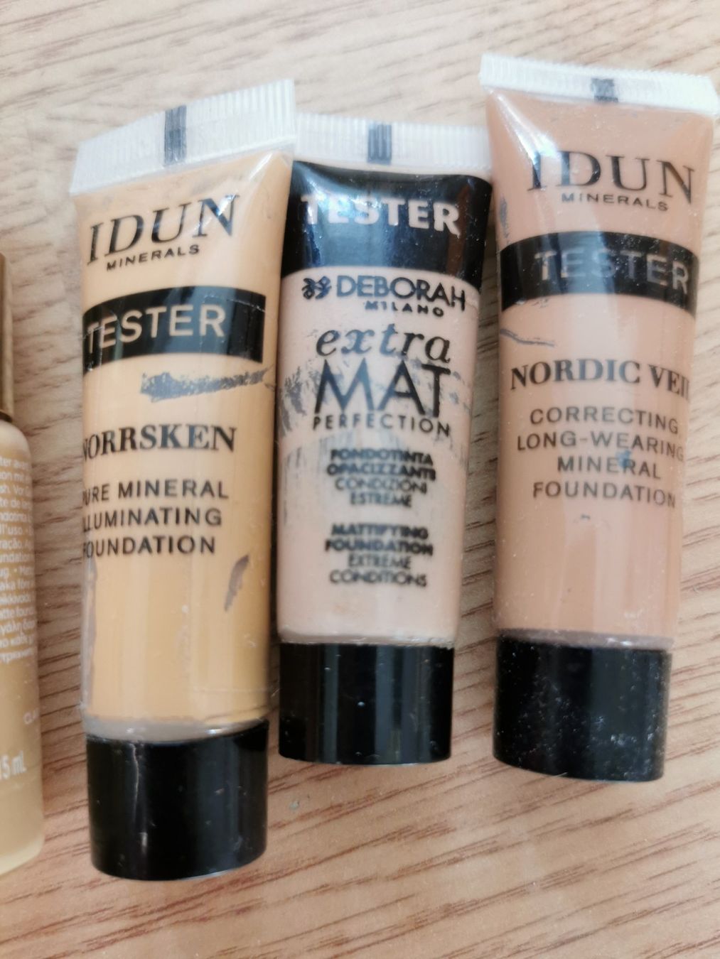 Make-up: 6 Hochwertige Foundation-Cremes – Usato da Schlieren venduto da vla_9m75 3
