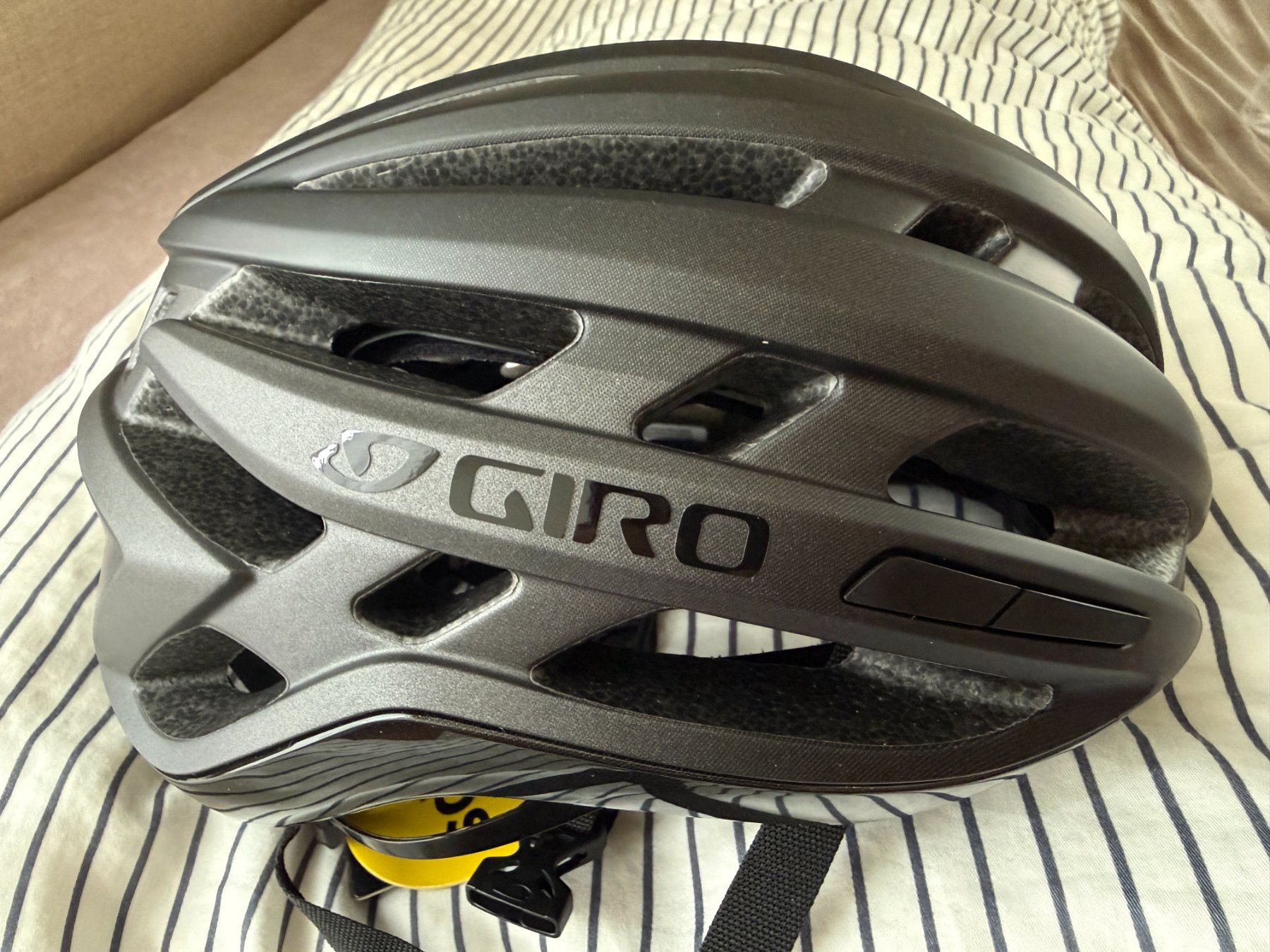 Helme: Giro Agilis MIPS Grösse M, schwarz – Neu und originalverpackt aus Volketswil von Bumambu 1
