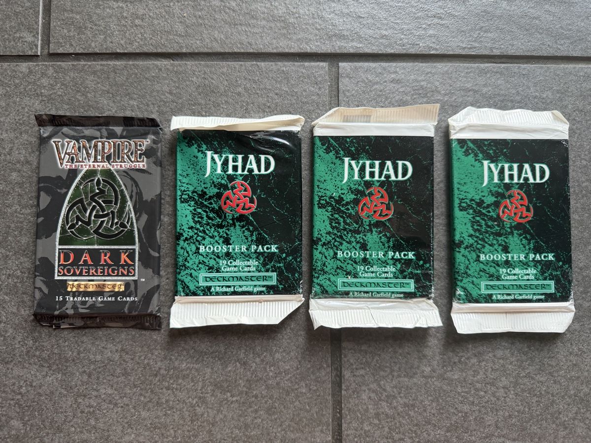 Carte collezionabili: Jyhad/Vampire 4 Booster Packs – Usato da Zürich venduto da cENS0R