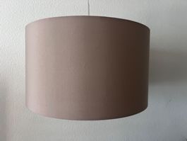 Pendelleuchte mit grossem Stoffschirm in Taupe, funktionsfäh