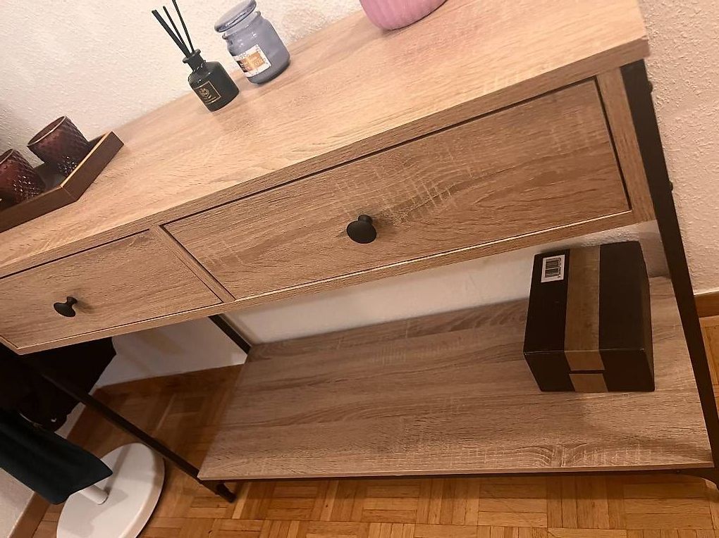 Cassettiere: Console d'entrée en très bon état / Console table – Usato da Genève venduto da Luisa_Oliv 1