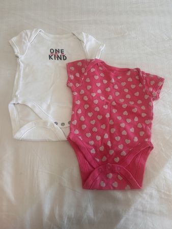 Lot de 2 Body Bébé Fille Blanc et Rose Cœurs