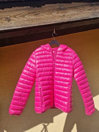 Veste doudoune légère avec capuche 