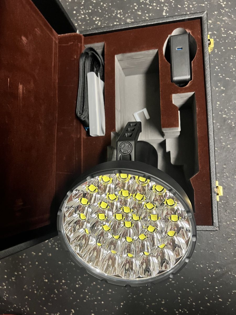 Scheinwerfer: LED Suchscheinwerfer – Neu (gemäss Beschreibung) aus Zürich von patriziaperlini 1