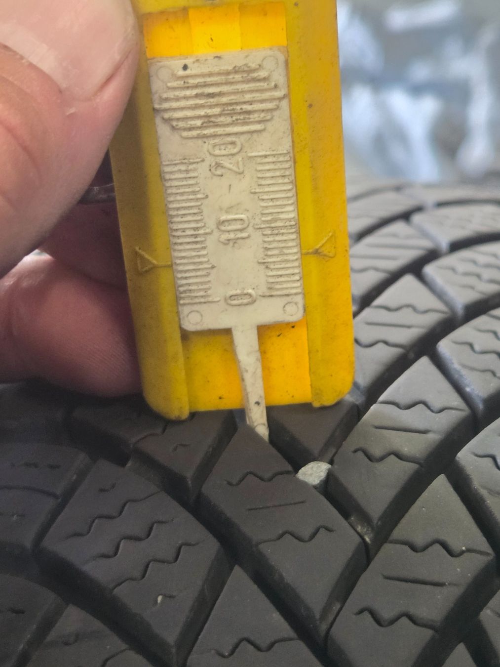 Pneus & Roues: 175 / 65  R 15   84 T – D'occasion à Fischbach-Göslikon par Emanuel.Bardhi 3