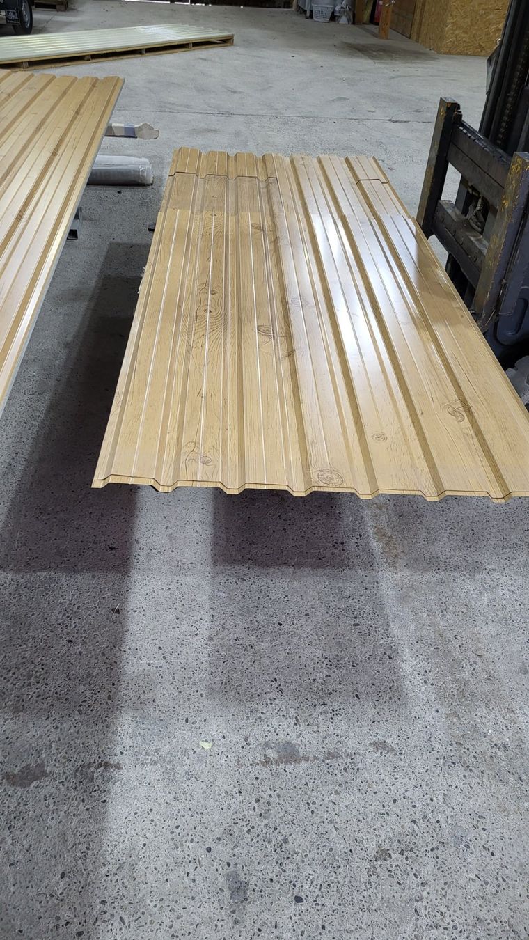 Profilati: Trapezprofilblech Restposten Holzoptik – Usato da Engwilen venduto da faehig