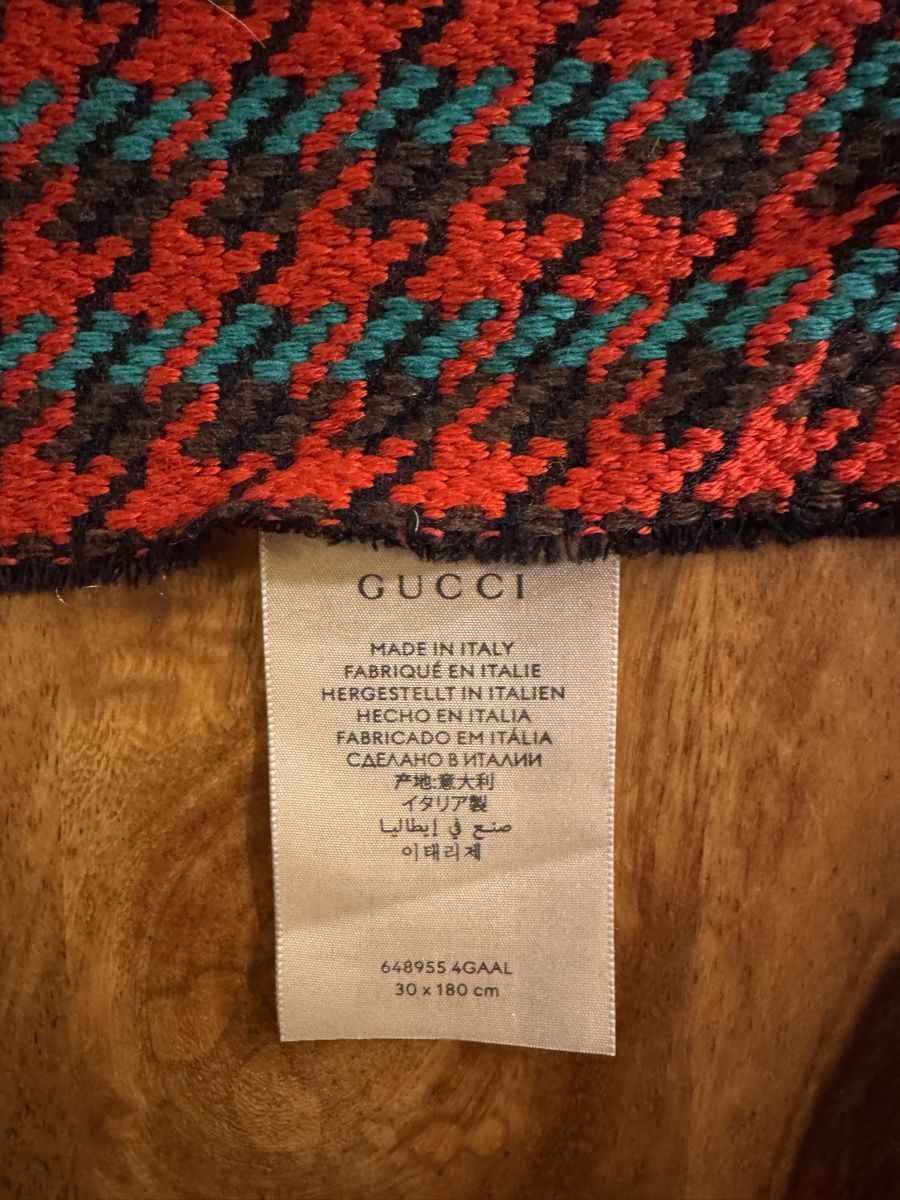 Gucci Foulard & Sciarpe: Gucci Schal mit Fransen Rot / Grün – Nuovo (secondo la descrizione) da Dietikon venduto da _cfic_ 4