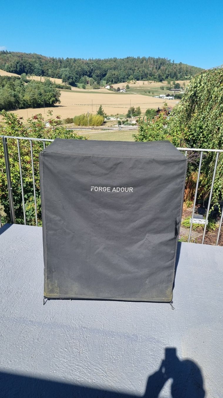 Grills: Grill Forge Addour avec chariot – Gebraucht aus Léchelles von belleadze