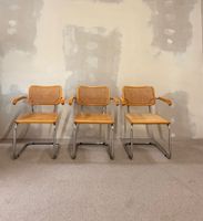 Cesca Freischwinger mit Armlehne im Marcel Breuer Stil