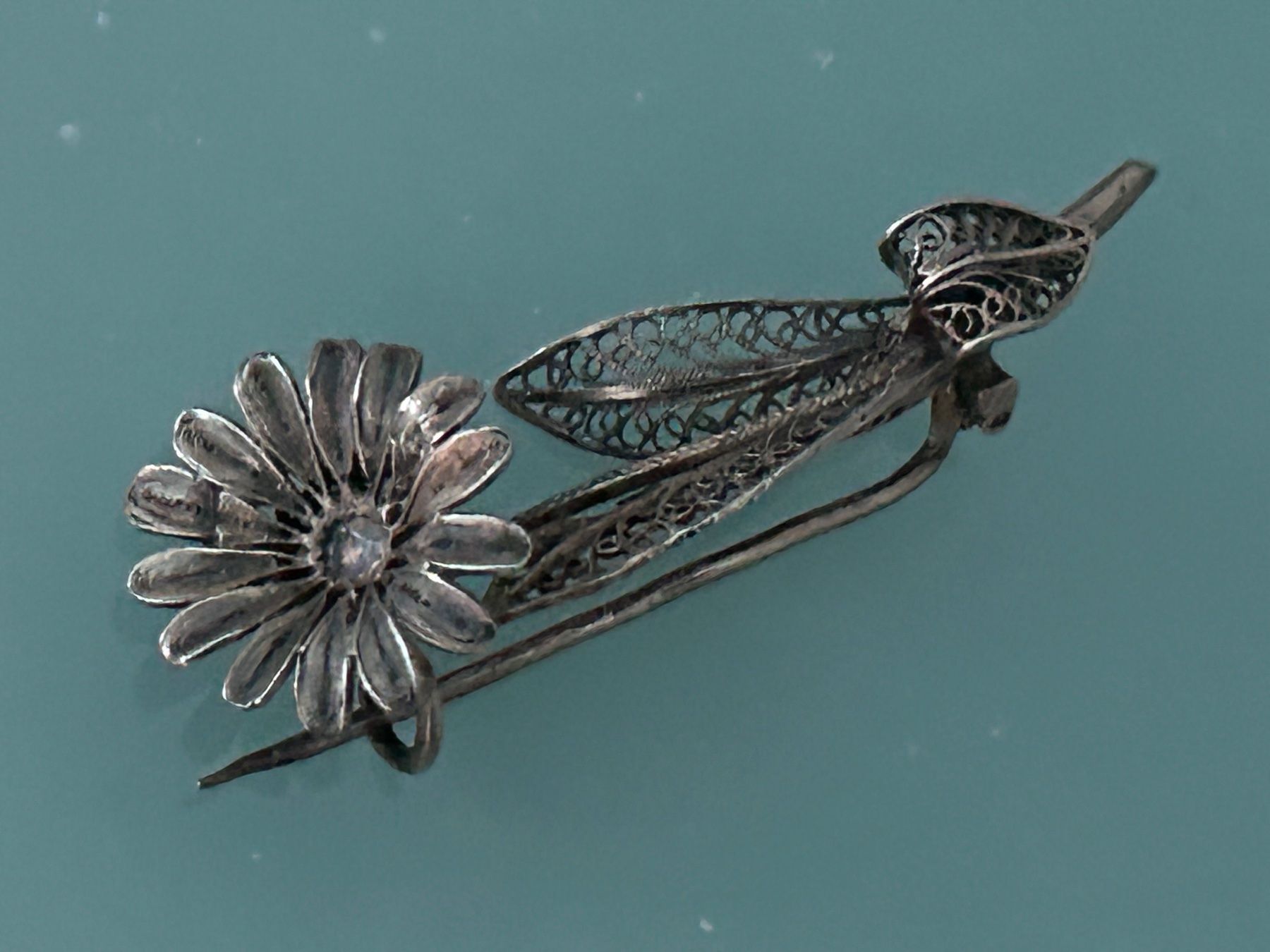Spille & Fermagli: Kleine, filigrane Brosche in Blumenform – Usato da Eschenz venduto da glaro14 1