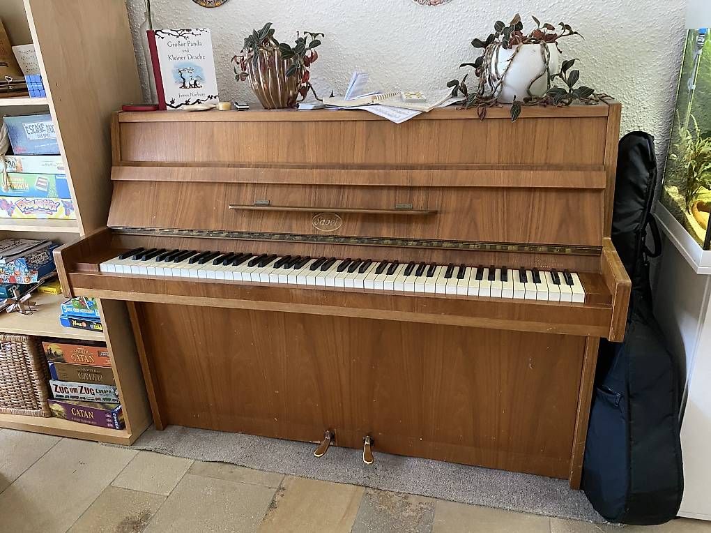 Strumenti musicali: Altes Klavier gratis abzugeben – Usato da Weinfelden venduto da Schmitter123
