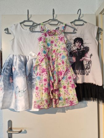 3 Kleider 122 -128 k6
