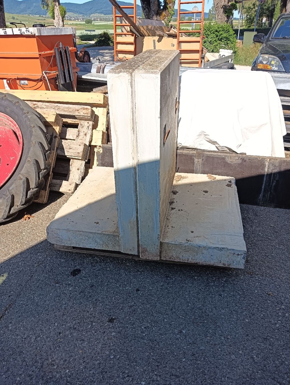 Pietre & tegole: Beton Winkel Elemente 2 Stk. – Usato da Hallau venduto da Tmn02
