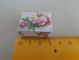 Leeres Schachteli 3.1 x 2.5 x 1.4 cm für das Puppenhaus
