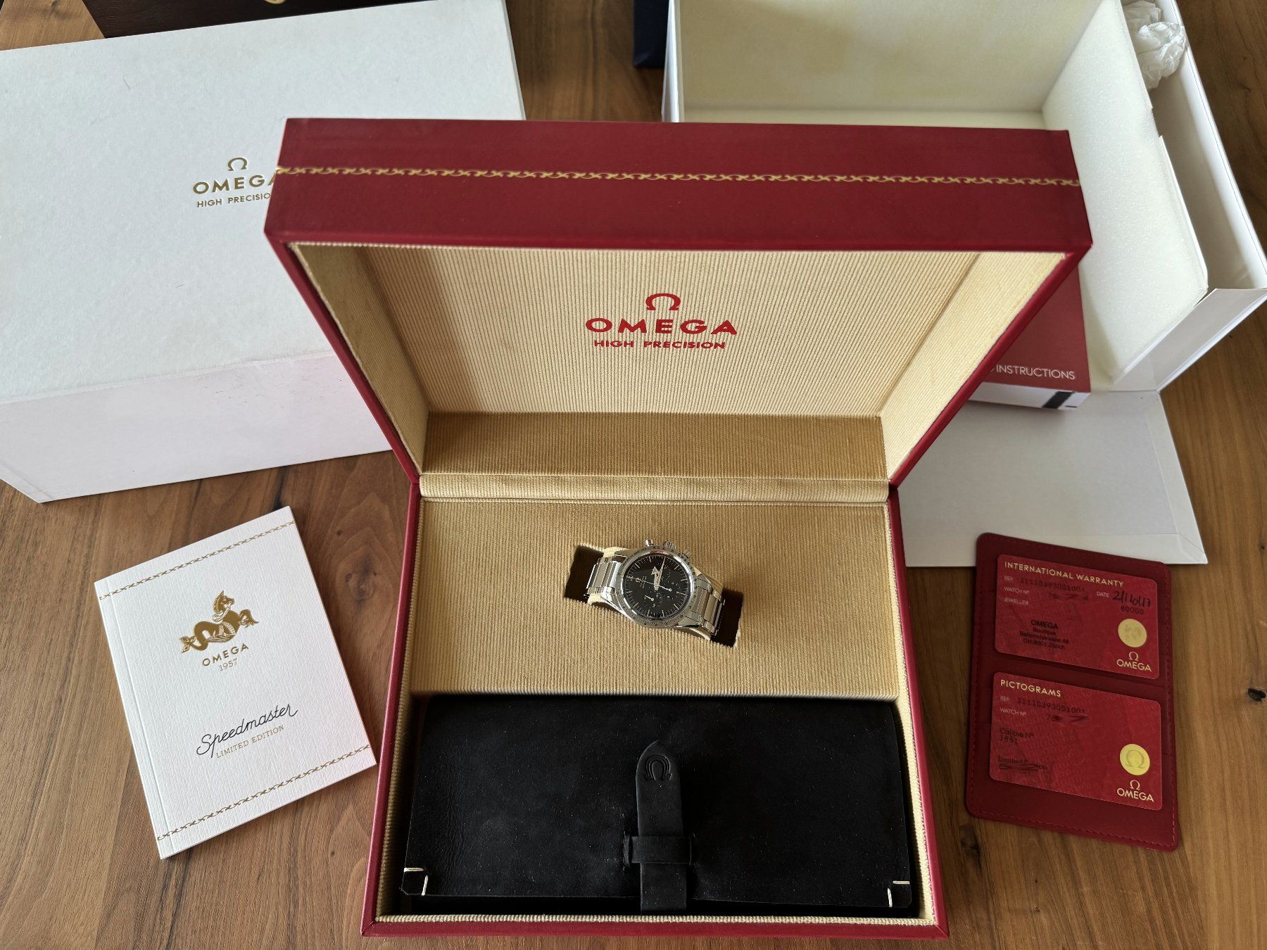 Omega Uhren: Omega Speedmaster Trilogy - Limited Edition - Etat neuf – Neu (gemäss Beschreibung) aus Biel/Bienne von leop93 1