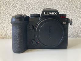 Panasonic Lumix S5