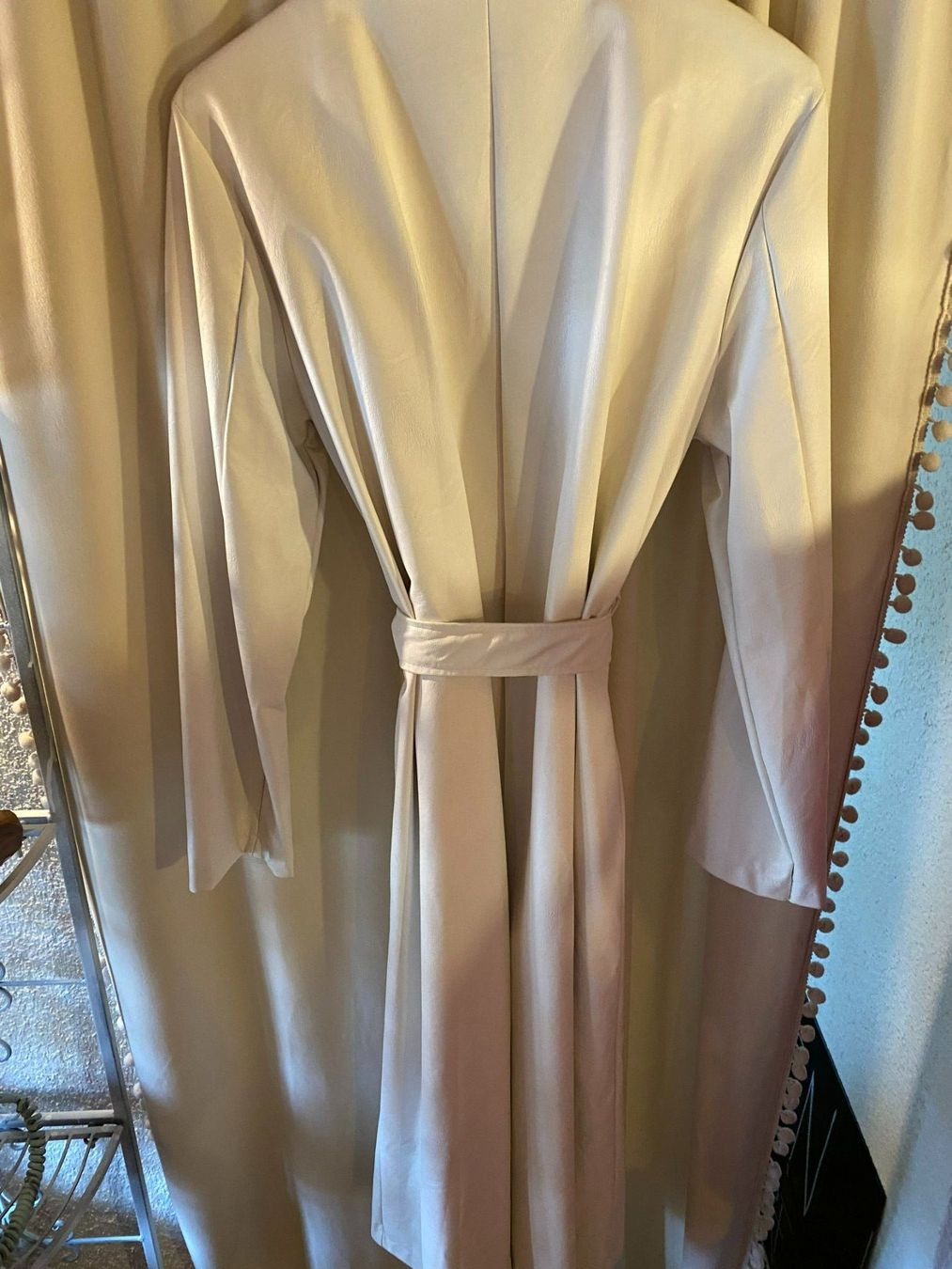 Cappotti: DAMEN LEDERMANTEL-WEISS – Nuovo (secondo la descrizione) da Meienried venduto da ManuelaBoutique 9
