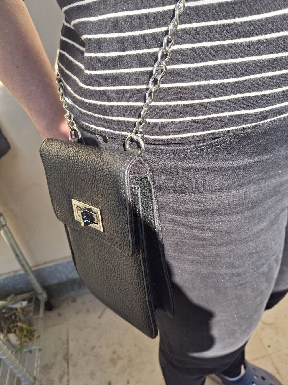 Borse da donna: Modisch  elegante SmartPhone Tasche EcoLeder 61 cm lang – Nuovo (secondo la descrizione) da Münchenbuchsee venduto da babilibern 6