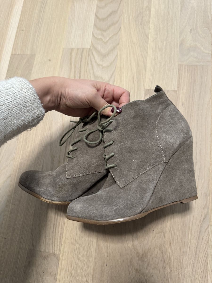 Scarpe da donna: Wildleder Stiefeletten mit vollem Absatz – Usato da Sulgen venduto da a_fonsi 3