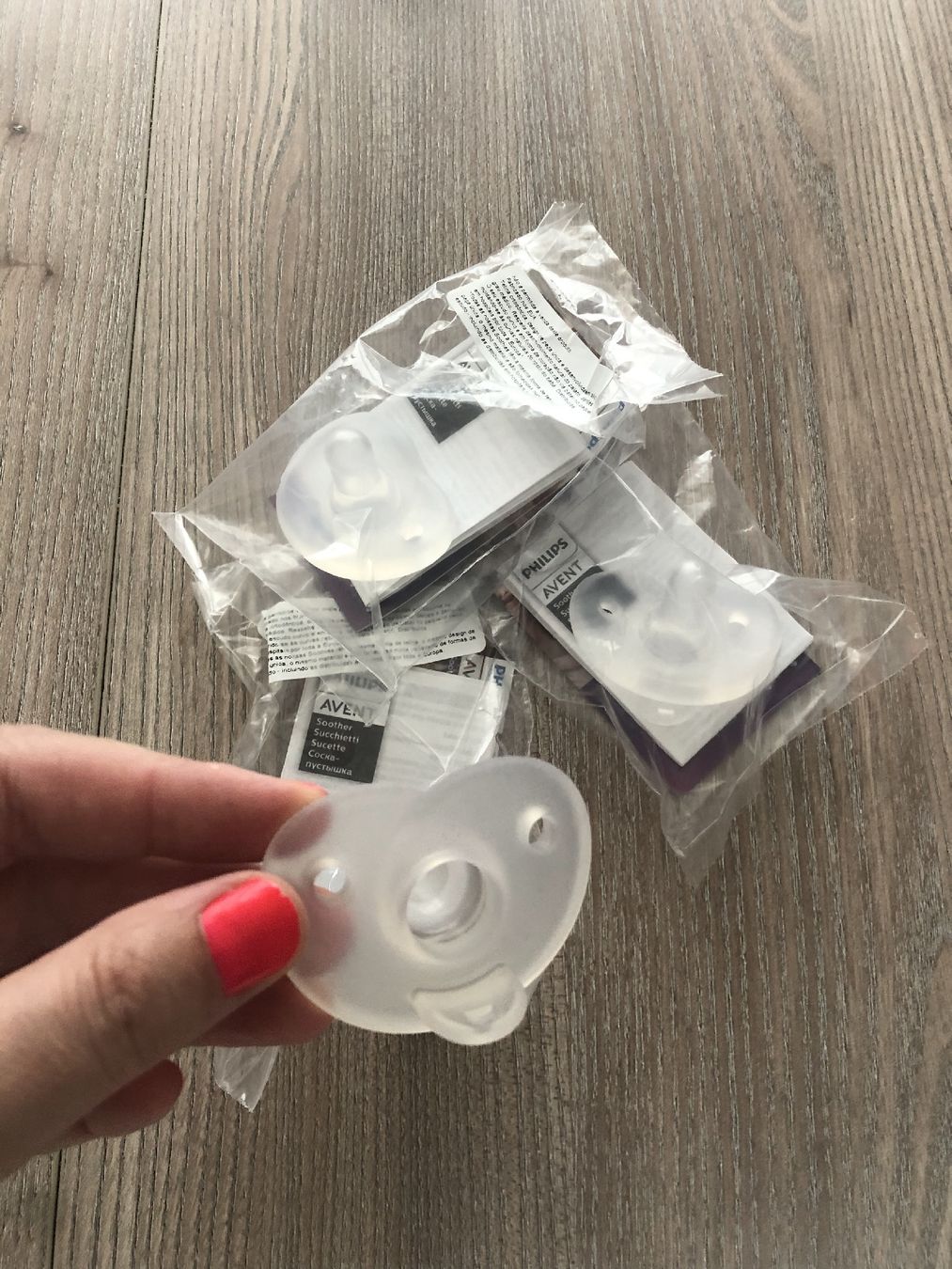 Avent Succhiotti & catenelle porta ciuccio: Lot de 4 lolettes 👶 – Nuovo e nell'imballaggio originale da Delémont venduto da Emi-98 3