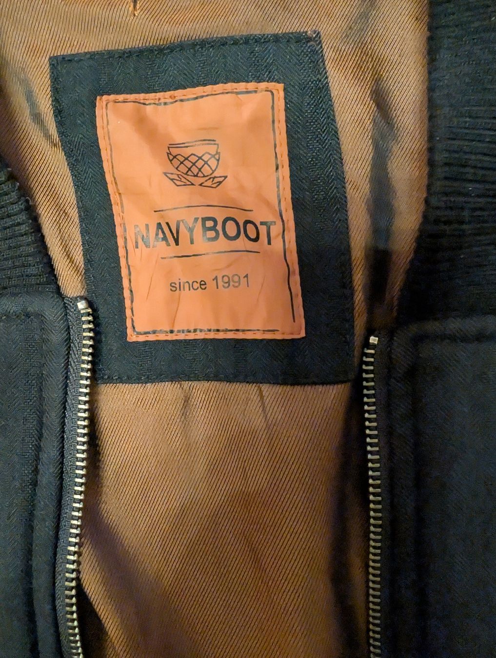 Navyboot Jacken: Navyboot Bomberjacke schwarz L – Gebraucht aus Zürich von Singh1997 2