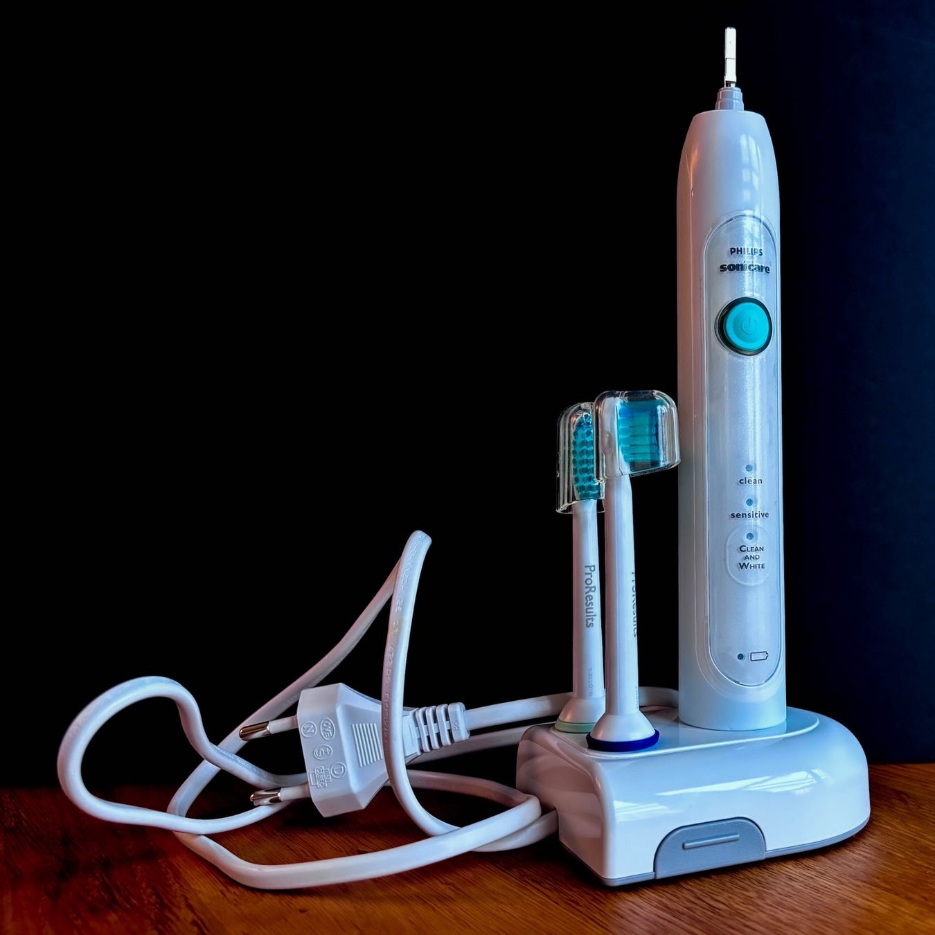 Philips Sonicare Cura dei denti: Schallzahnbürste Philips Sonicare – Nuovo (secondo la descrizione) da Zürich venduto da dimshibor