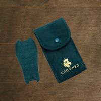 Crowned Premium Pouch – Luxus-Schutz für deine Uhr
