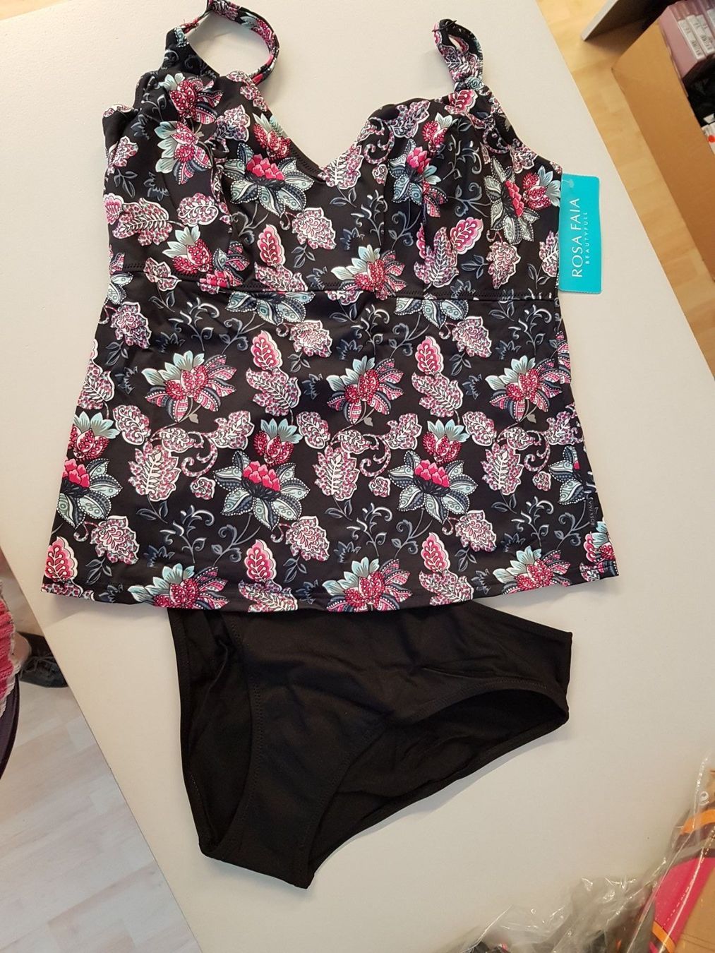 Costumi da bagno & Bikini: Tankini 40 F – Nuovo (secondo la descrizione) da Gams venduto da inf_lj66