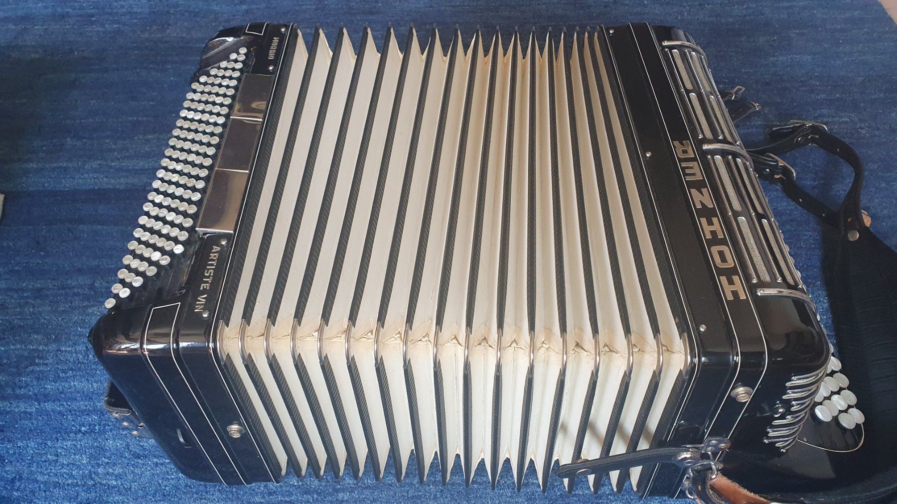 Hohner Strumenti musicali: Hohner Morino Artiste VI N – Usato da Rafz venduto da YEL01 5