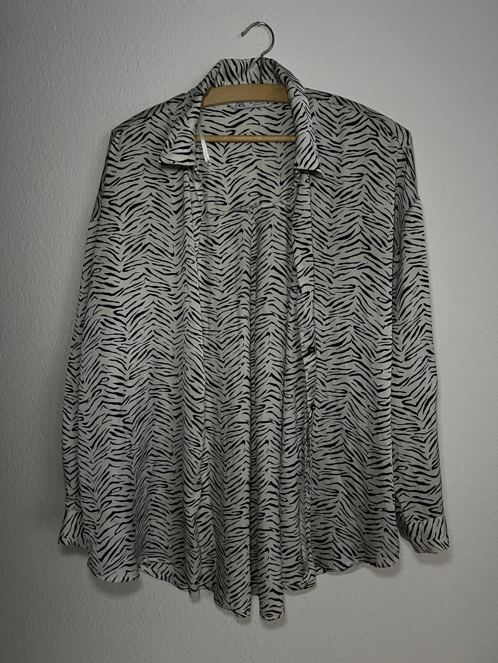 Zara Camicette: Zara Bluse Zebra Print Gr. L – Usato da Basel venduto da hol_8ldp