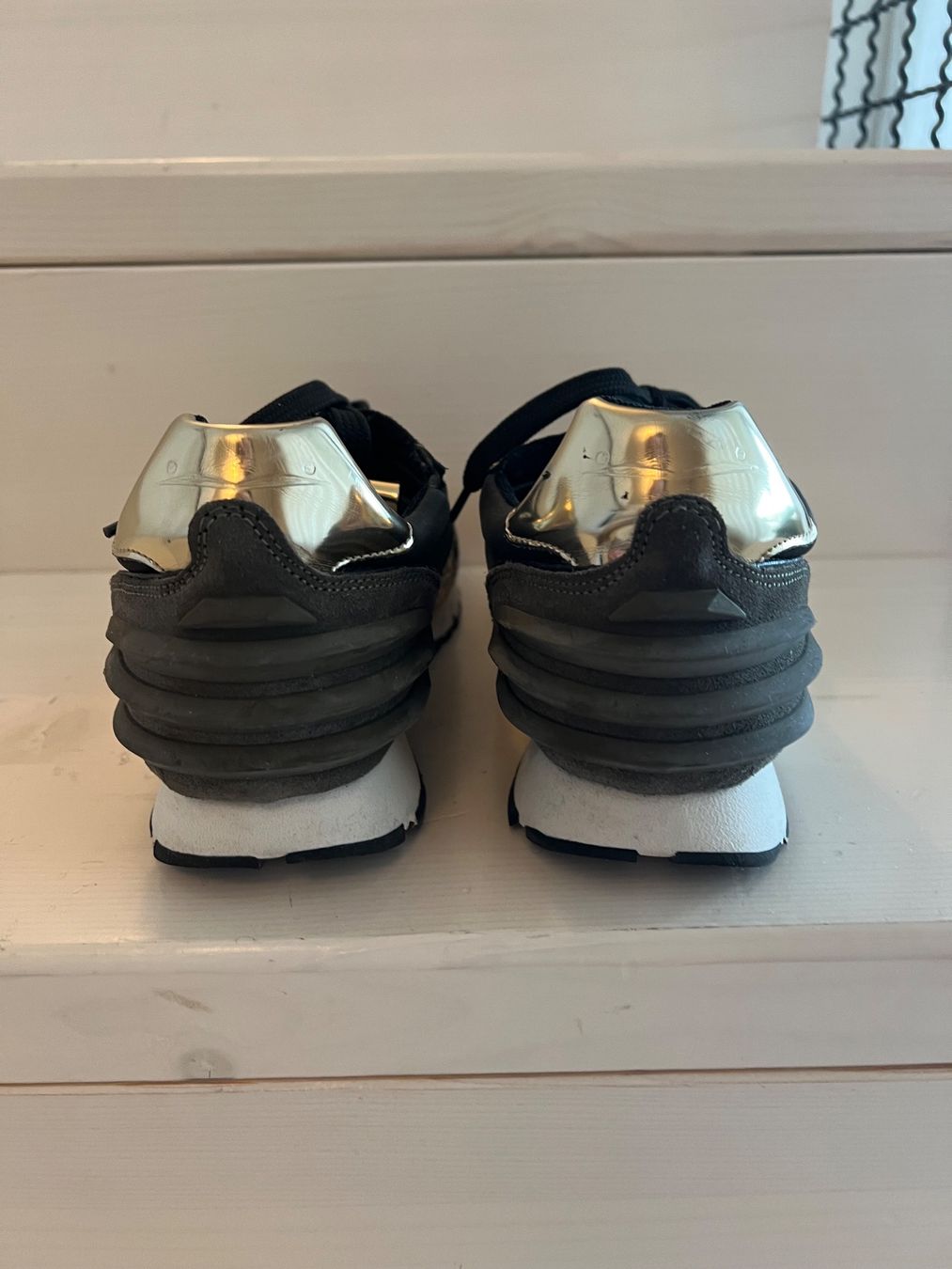 Scarpe da donna: Sneakers Voile Blanche – Usato da Hausen AG venduto da Jean1968 1