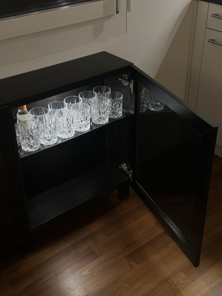 Ikea Vitrinen: Glas Vitrine – Gebraucht aus Zürich von vic_l8q6 3