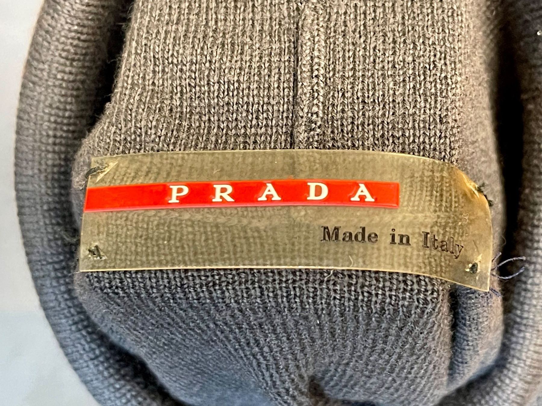 Prada Maglioni & Felpe: PRADA Cropped Rollkragen Strick Pully Anthrazit, Gr. 46 – Usato da Zürich venduto da Arche_Brockenhaus 8