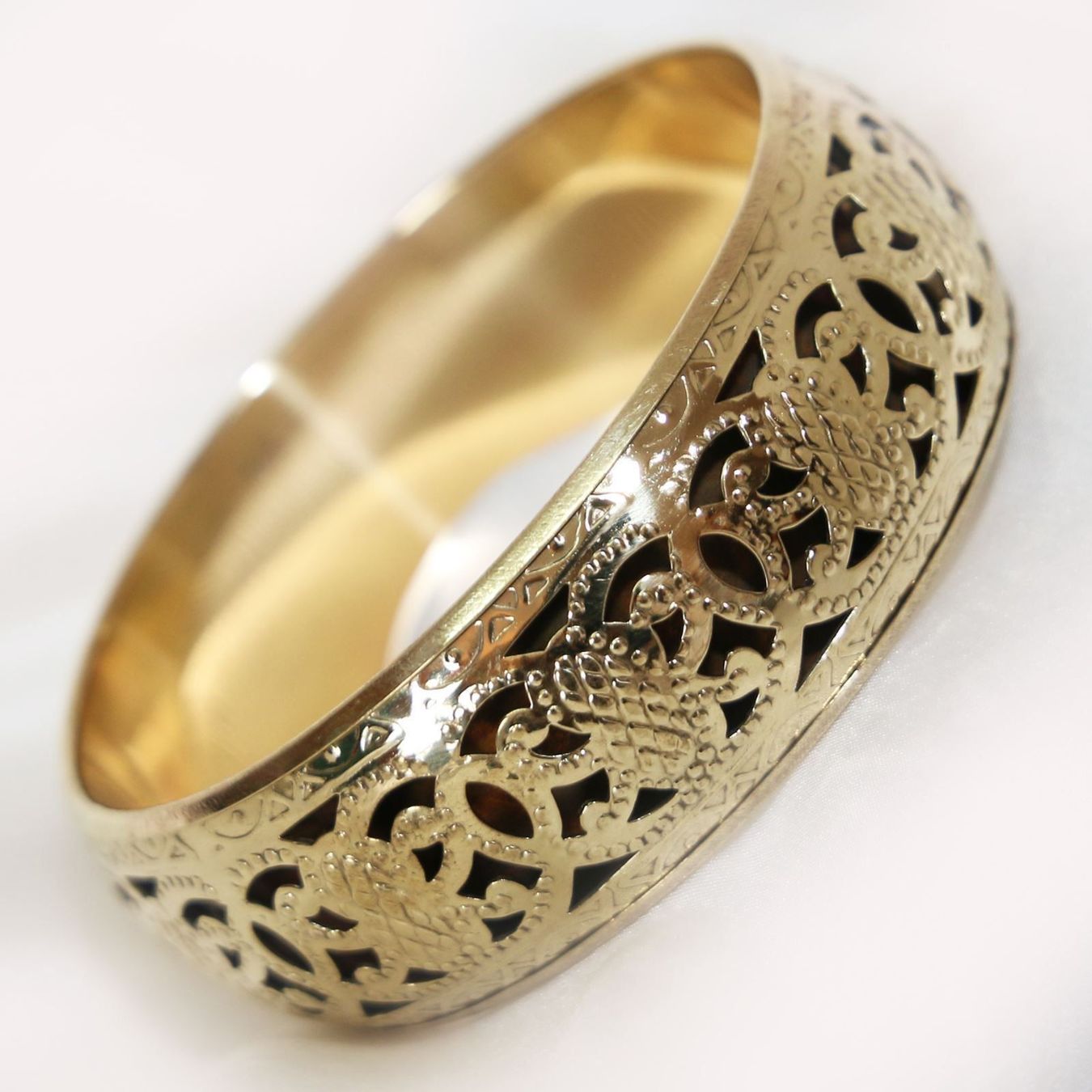 Bracciali & Braccialetti: Armreif Bangle 2,5cm Messing Celtic gold Indien – Nuovo e nell'imballaggio originale da Bad Salzdetfurth venduto da Weltenbummler-Shop 2