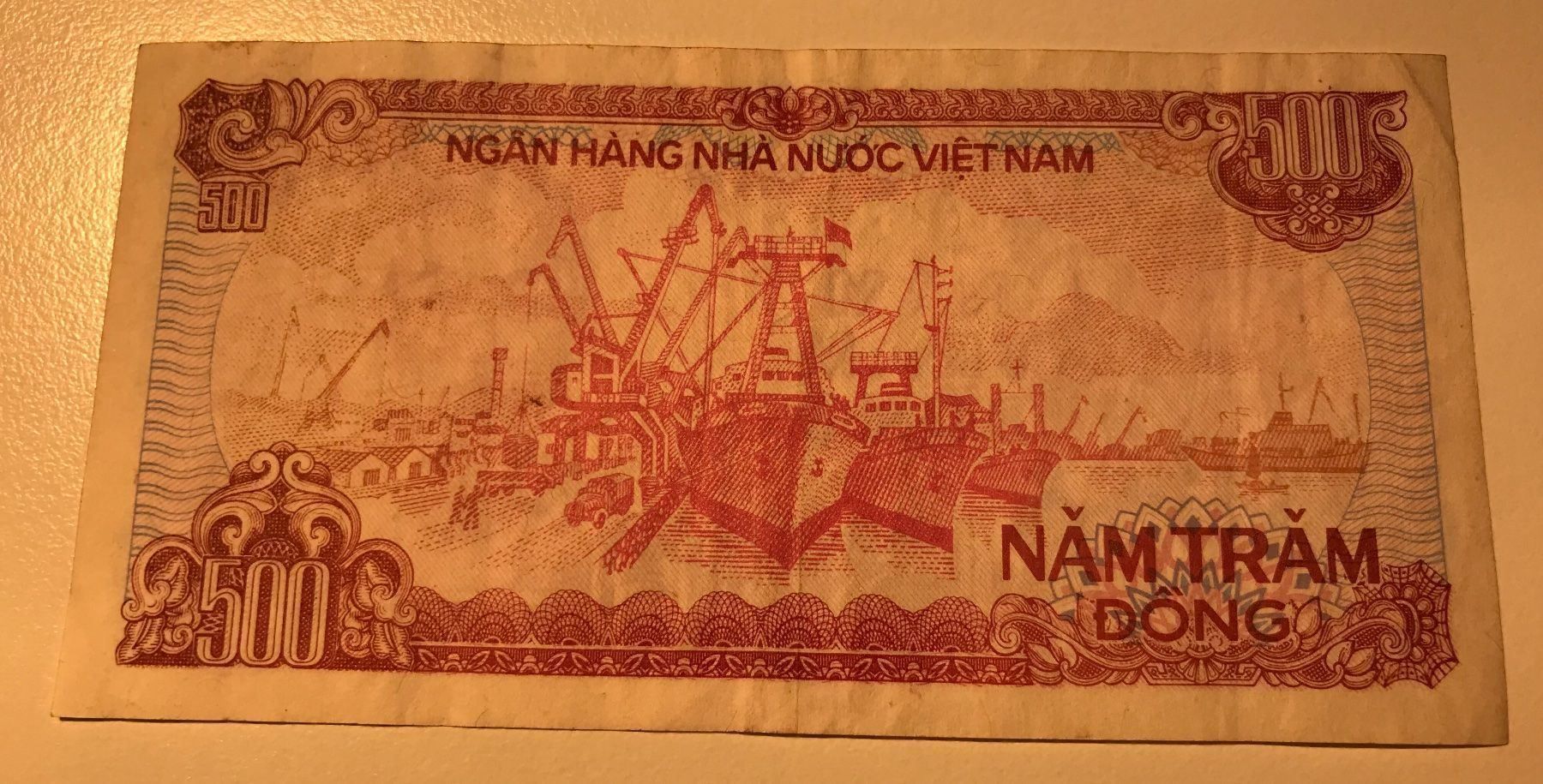 Banconote: Vietnam 500 Dong 1988 – Usato da Algetshausen venduto da Carrhard 1