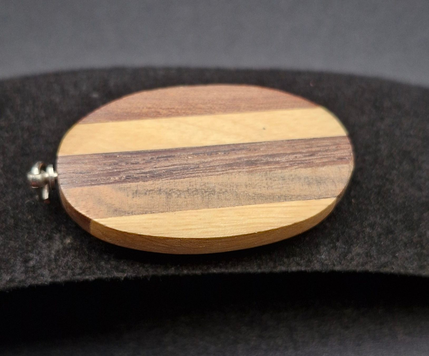 Ciondoli: Holzschmuck – Usato da Wald ZH venduto da Silena02 1