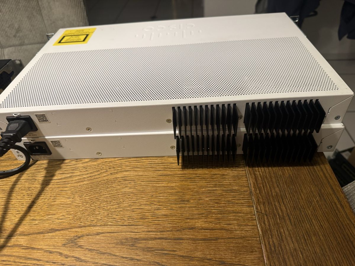 Cisco Modems & Router: Cisco Business 350 Series Switch - Top Zustand! 💻🚀 (51) – Gebraucht aus Olten von buj_kym9 3