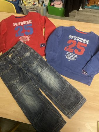 Cooles Kleiderpaket, 2 Pullover und Jeans, Gr.104 Top!