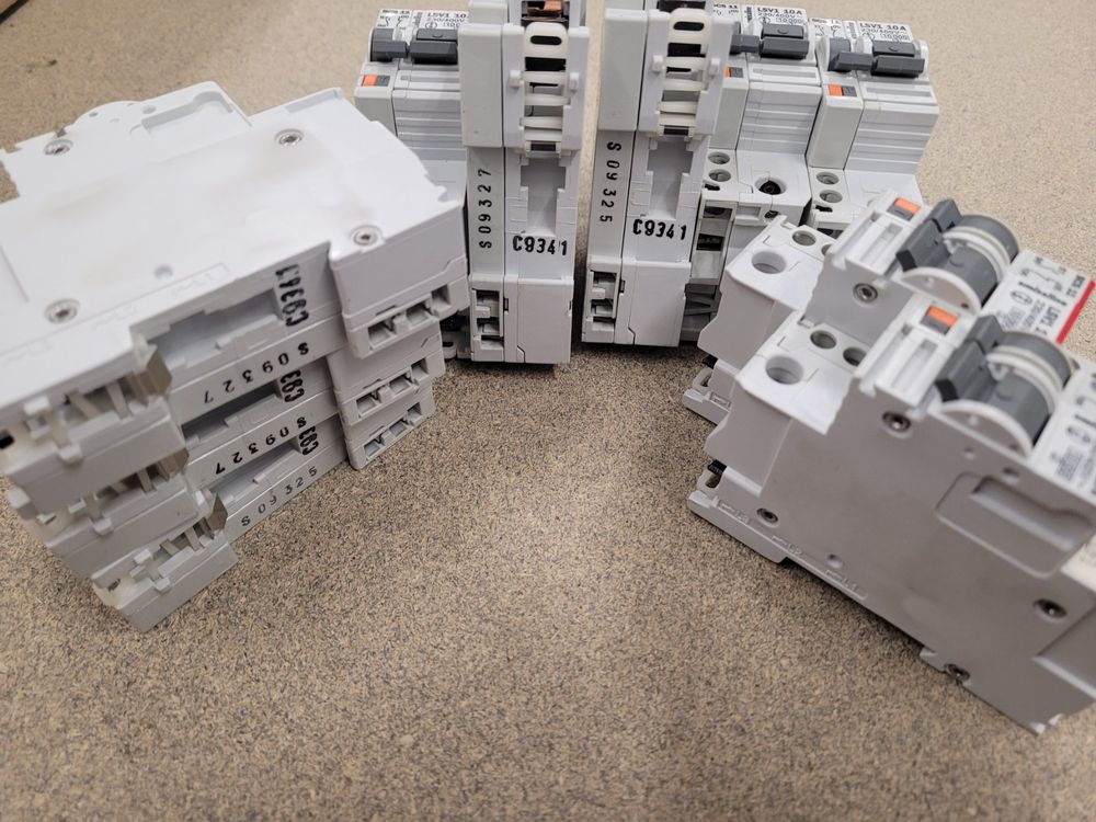 10 Stück - Swissline LSV1 10A Sicherungsautomat inkl. SCS 11 (Gebraucht ...