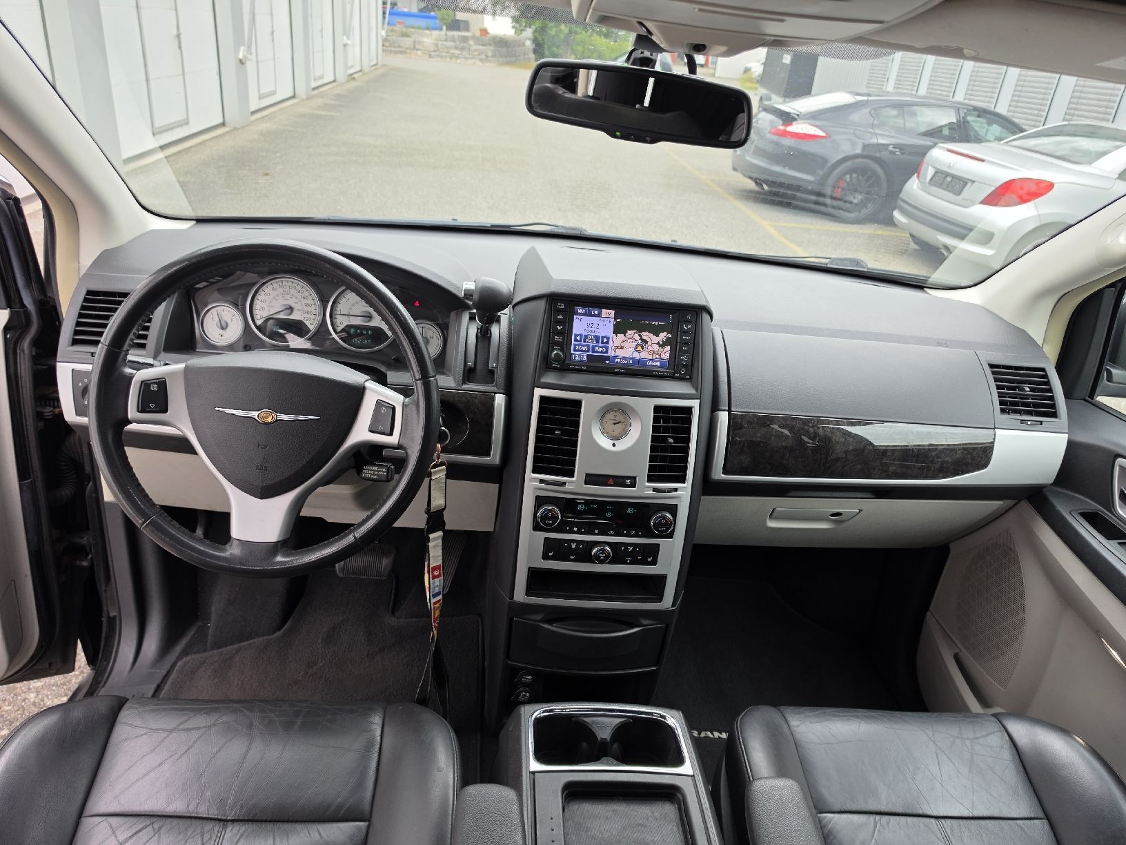 Chrysler Autos: Chrysler gdvoyager 3.8 – Gebraucht aus solothurn von A5292 5