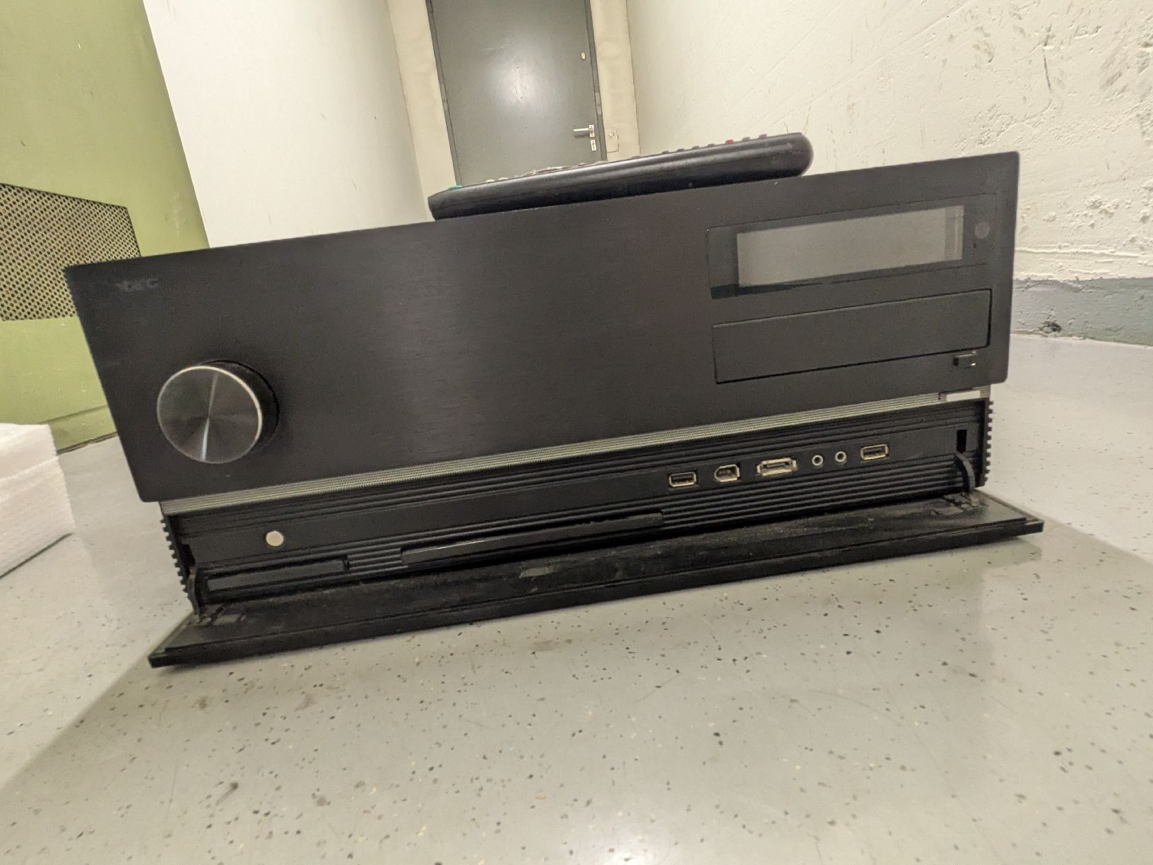 PCs: Antec Fusion Remote Max HTPC fonctionnel + télécommande – Gebraucht aus Genève von ale_kgs2