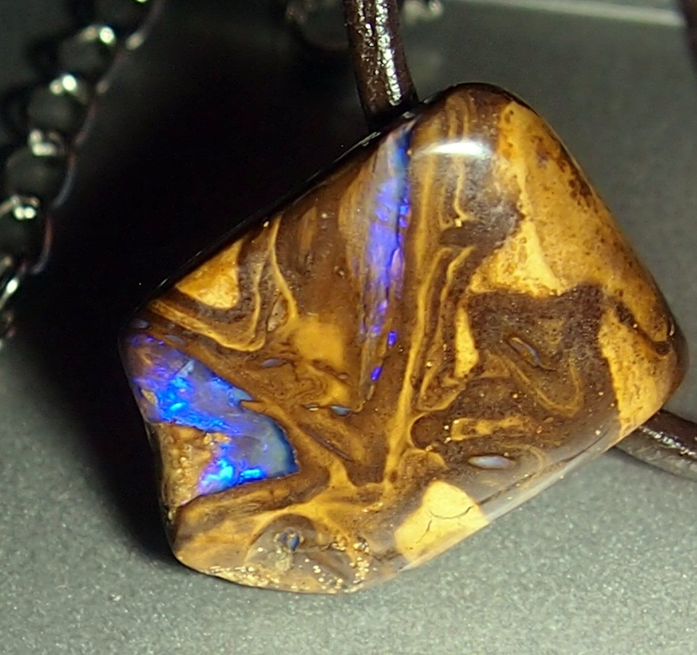 Edelsteine: Australian Koroit Opal, blauen Farbenfunken – Neu (gemäss Beschreibung) aus Reinach BL von Hesekiel39 6