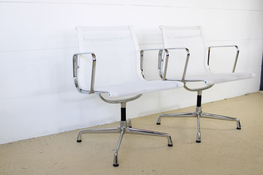 Vitra Eames Stühle EA 108 drehbar 5
